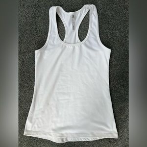 90 Degrees Women’s Workout Tank Top - Size Medium
